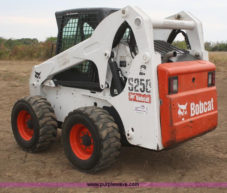 image for item B6963 2007 Bobcat S250 skid steer