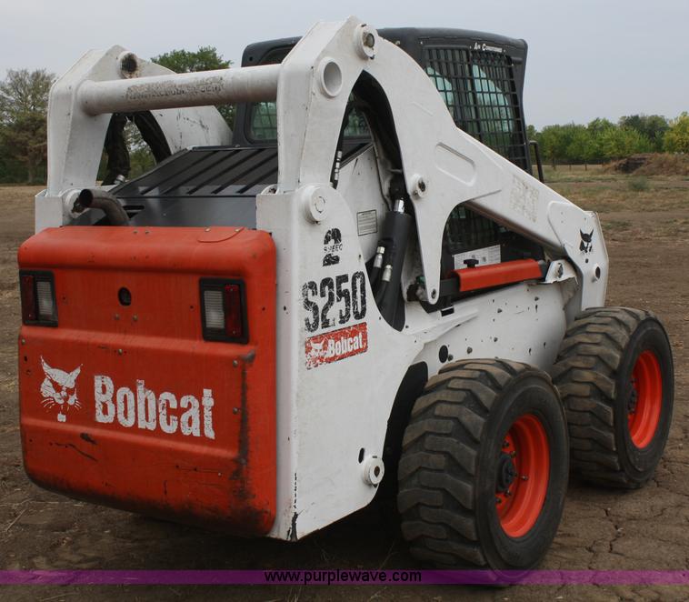 image for item B6963 2007 Bobcat S250 skid steer