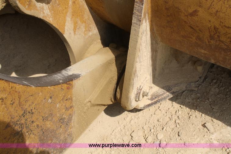 image for item B6972 1984 Caterpillar 988B wheel loader