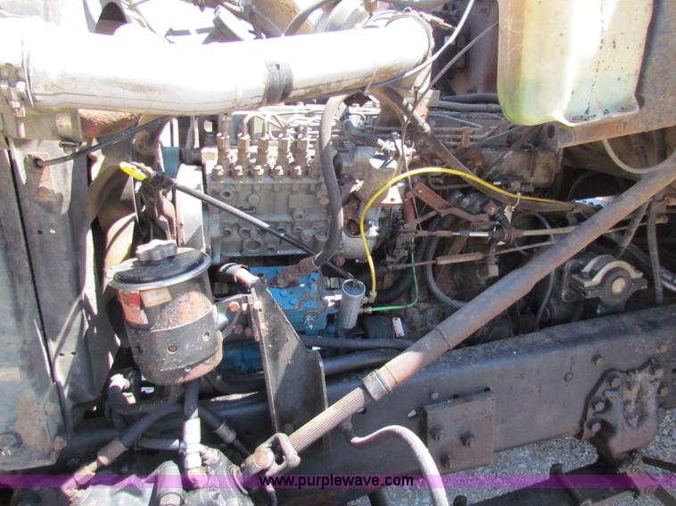 image for item B7470 1994 Ford LT8000 dump truck