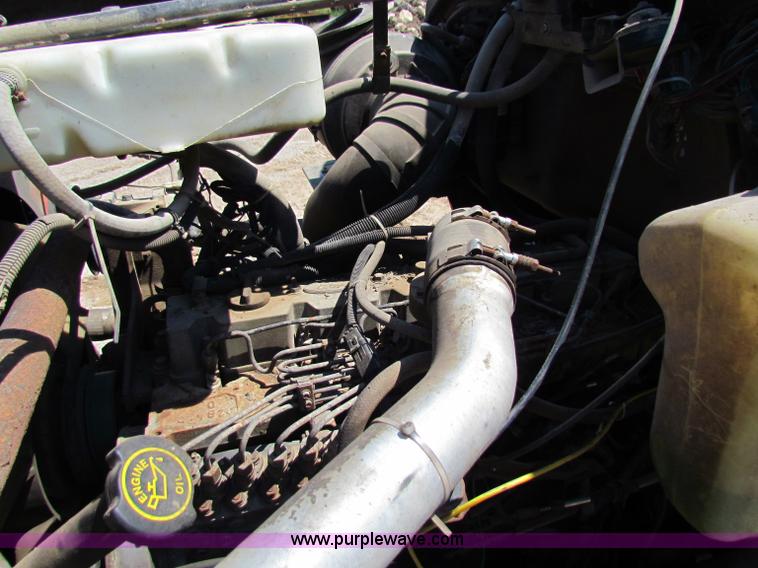 image for item B7470 1994 Ford LT8000 dump truck