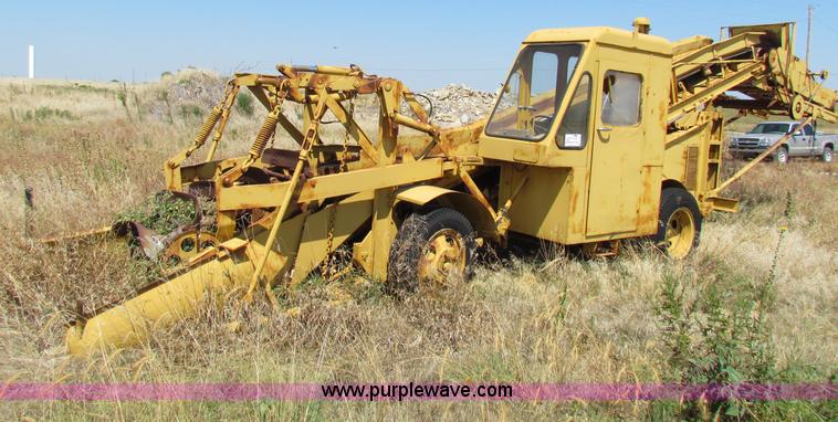 image for item B7473 1941 Rogers Iron Works rock crusher