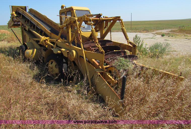 image for item B7473 1941 Rogers Iron Works rock crusher