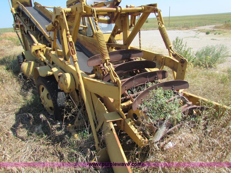 image for item B7473 1941 Rogers Iron Works rock crusher