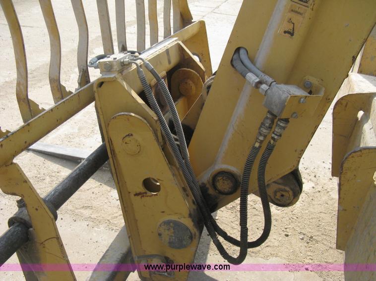 image for item B8065 1997 Caterpillar TH83 telehandler