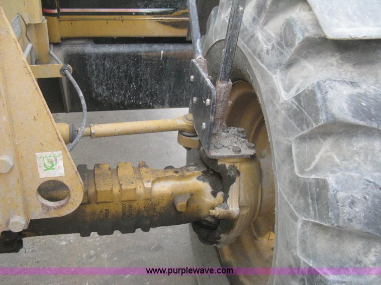 image for item B8065 1997 Caterpillar TH83 telehandler
