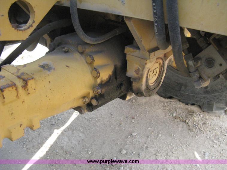 image for item B8065 1997 Caterpillar TH83 telehandler