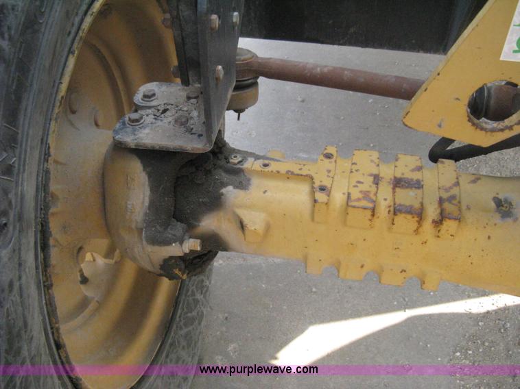 image for item B8065 1997 Caterpillar TH83 telehandler