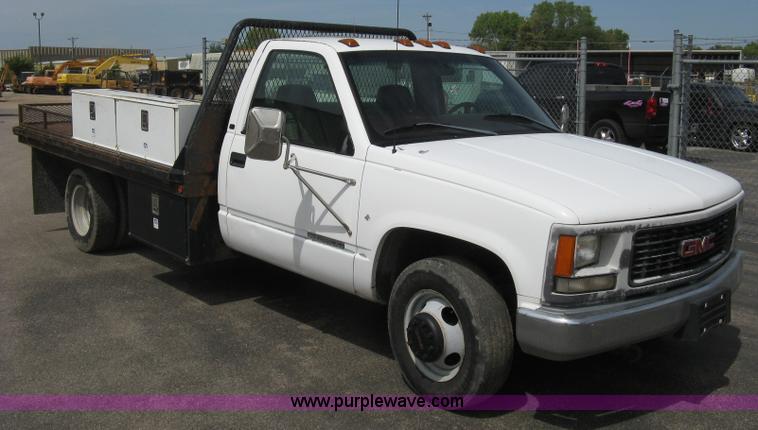 image for item B8113 1998 GMC Sierra 3500 SL flatbed pickup truck