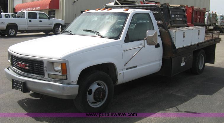 image for item B8113 1998 GMC Sierra 3500 SL flatbed pickup truck