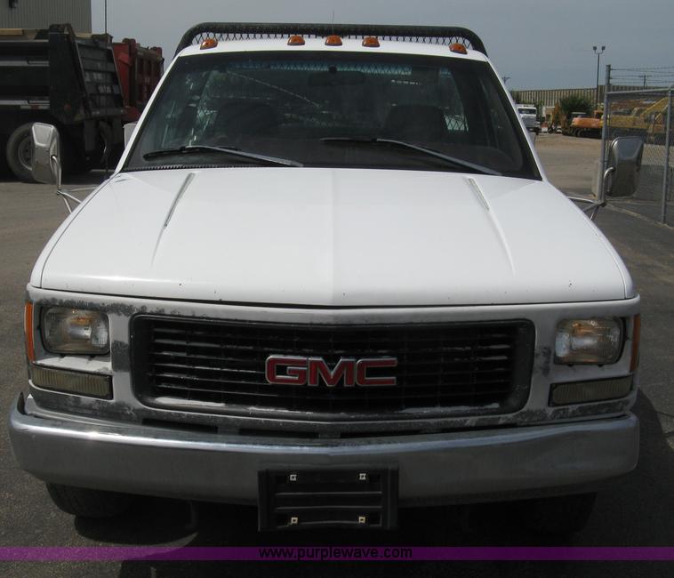image for item B8113 1998 GMC Sierra 3500 SL flatbed pickup truck