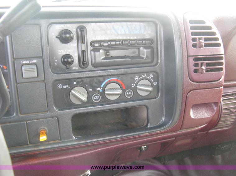 image for item B8113 1998 GMC Sierra 3500 SL flatbed pickup truck