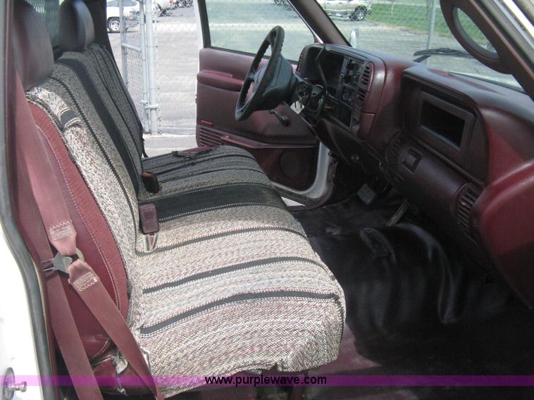 image for item B8113 1998 GMC Sierra 3500 SL flatbed pickup truck