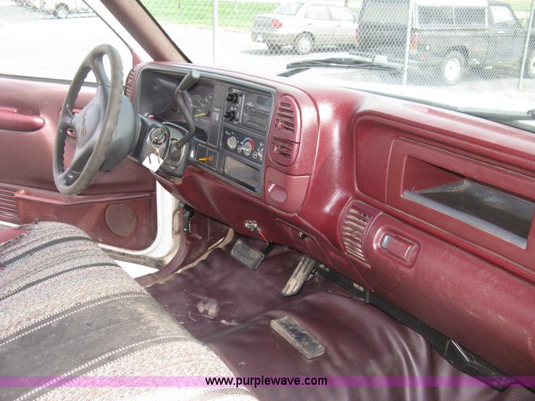 image for item B8113 1998 GMC Sierra 3500 SL flatbed pickup truck