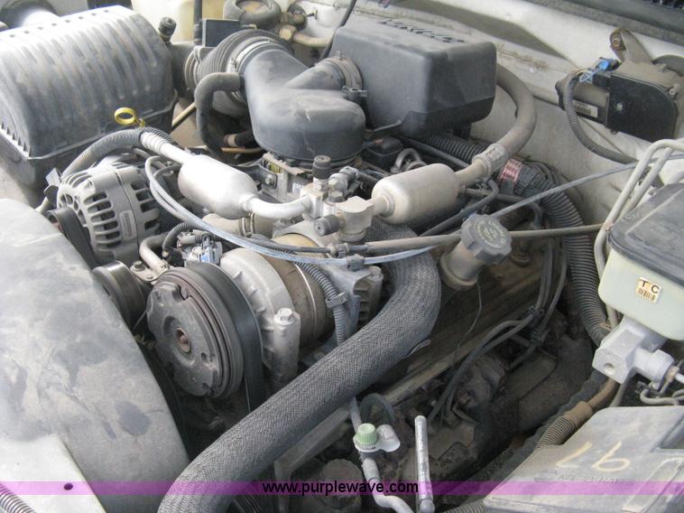 image for item B8113 1998 GMC Sierra 3500 SL flatbed pickup truck