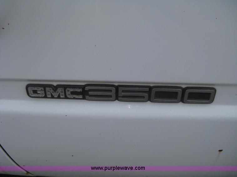 image for item B8113 1998 GMC Sierra 3500 SL flatbed pickup truck