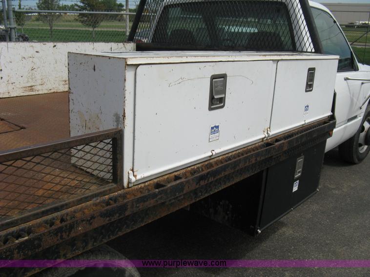 image for item B8113 1998 GMC Sierra 3500 SL flatbed pickup truck