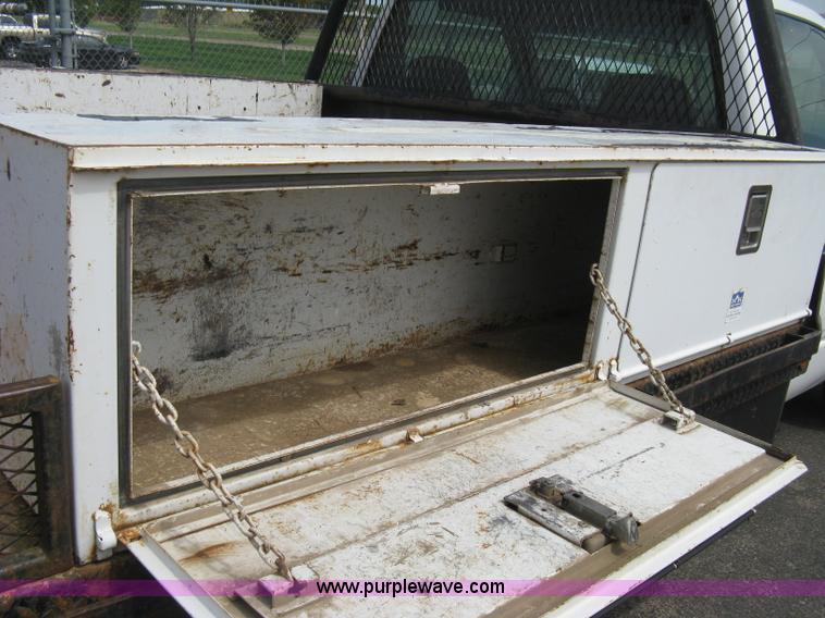 image for item B8113 1998 GMC Sierra 3500 SL flatbed pickup truck