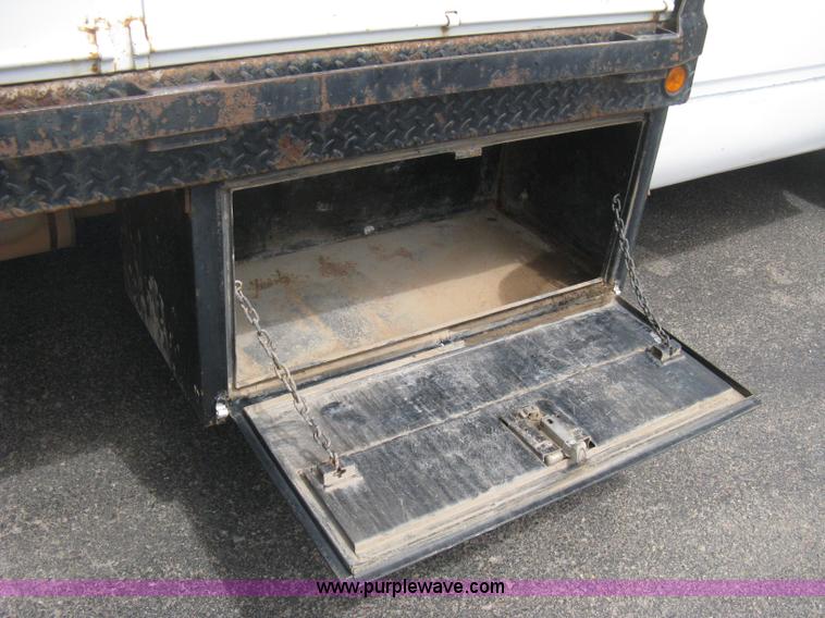 image for item B8113 1998 GMC Sierra 3500 SL flatbed pickup truck