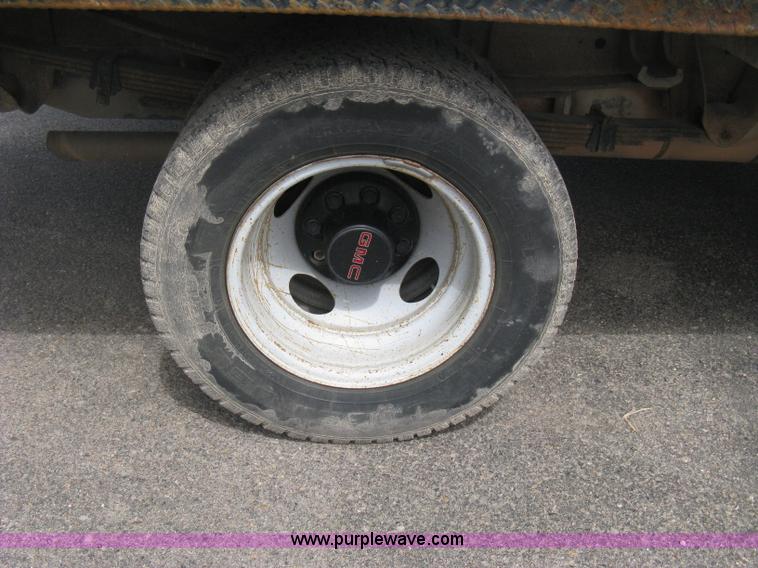 image for item B8113 1998 GMC Sierra 3500 SL flatbed pickup truck