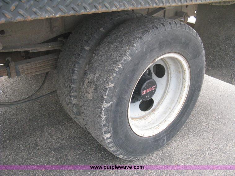 image for item B8113 1998 GMC Sierra 3500 SL flatbed pickup truck