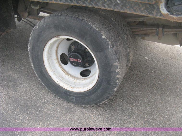 image for item B8113 1998 GMC Sierra 3500 SL flatbed pickup truck