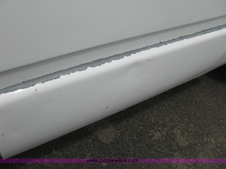 image for item B8113 1998 GMC Sierra 3500 SL flatbed pickup truck