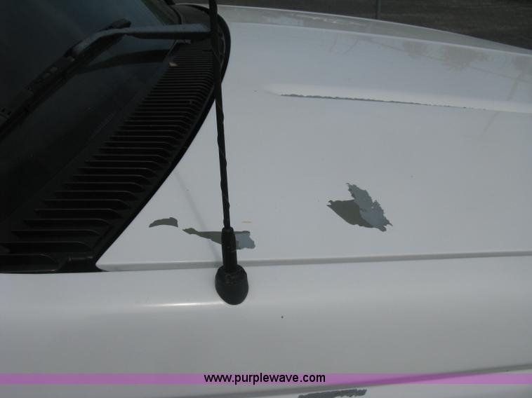 image for item B8113 1998 GMC Sierra 3500 SL flatbed pickup truck