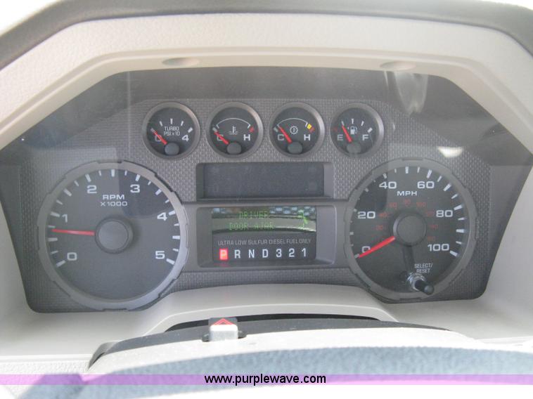 image for item B8119 2008 Ford F550 Super Duty flatbed pickup truck