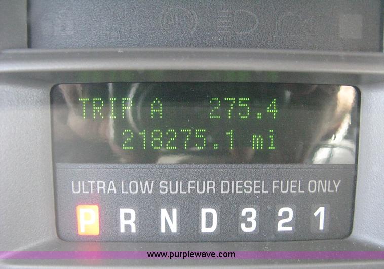 image for item B8119 2008 Ford F550 Super Duty flatbed pickup truck