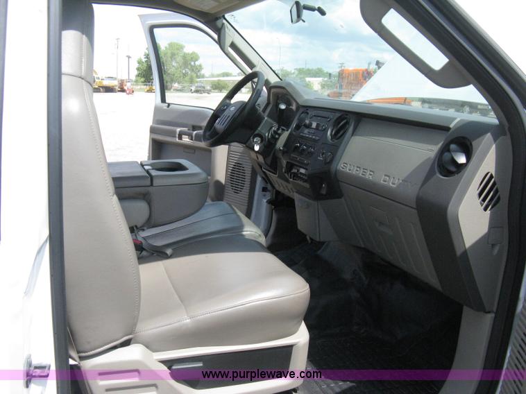 image for item B8119 2008 Ford F550 Super Duty flatbed pickup truck