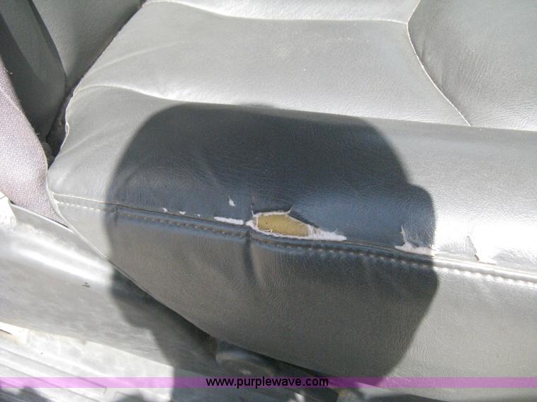 image for item B8120 2005 Chevrolet Silverado C3500 Extended Cab flatbed truck