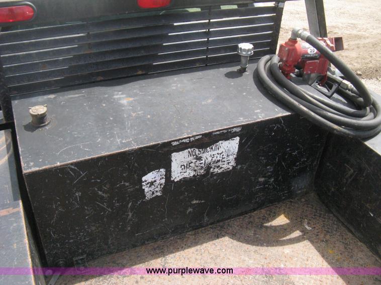 image for item B8120 2005 Chevrolet Silverado C3500 Extended Cab flatbed truck