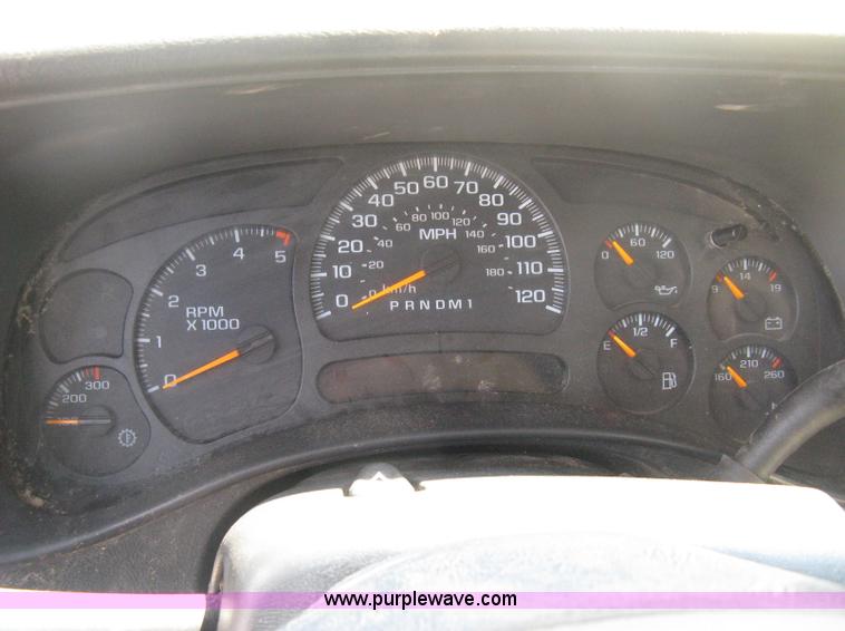 image for item B8123 2007 Chevrolet Silverado C3500 Extended Cab flatbed truck