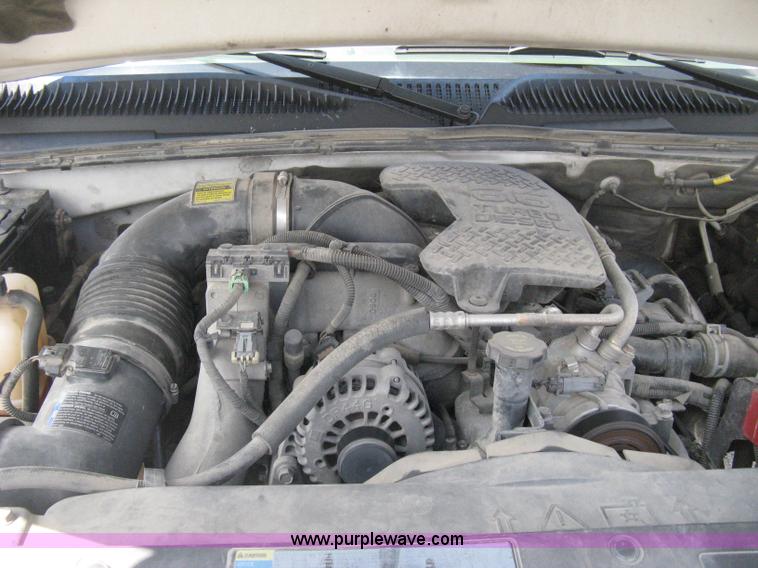 image for item B8123 2007 Chevrolet Silverado C3500 Extended Cab flatbed truck