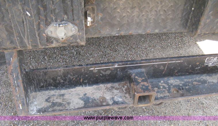 image for item B8123 2007 Chevrolet Silverado C3500 Extended Cab flatbed truck