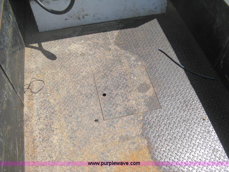 image for item B8123 2007 Chevrolet Silverado C3500 Extended Cab flatbed truck