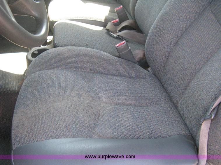 image for item B8265 2006 Chevrolet Silverado C3500 flatbed pickup truck