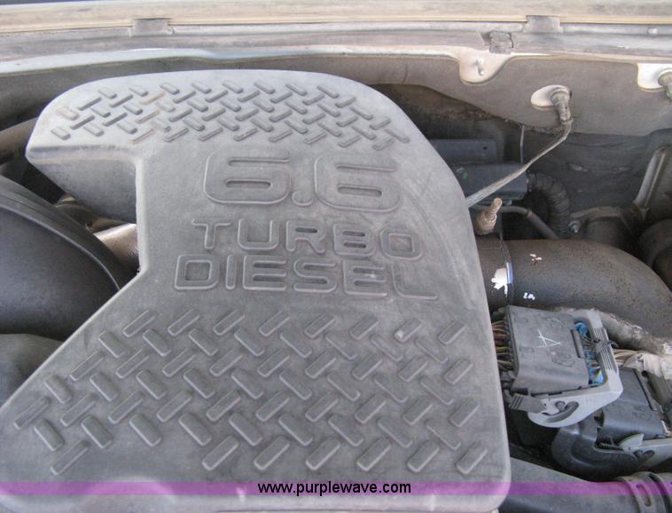 image for item B8265 2006 Chevrolet Silverado C3500 flatbed pickup truck