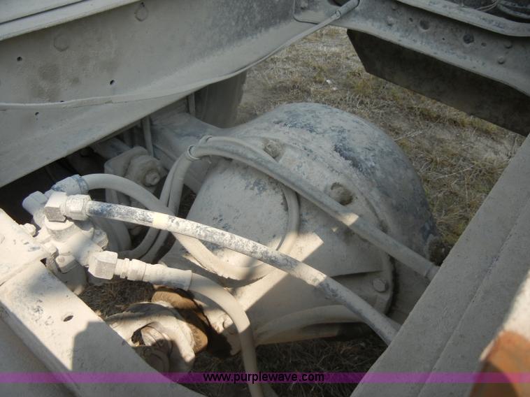 image for item D4461 1983 International S Series dump truck