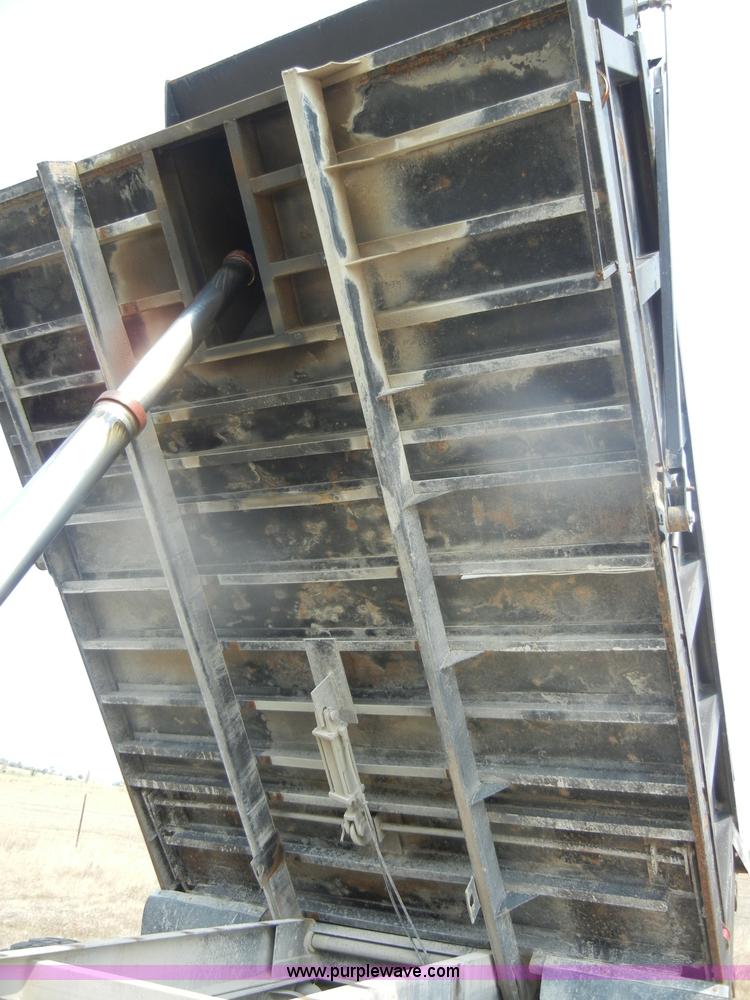 image for item D4461 1983 International S Series dump truck