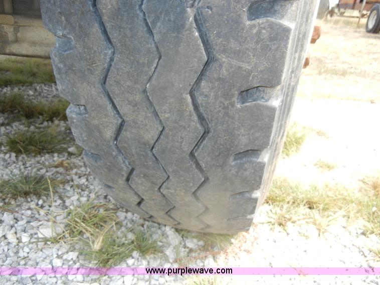 image for item D4461 1983 International S Series dump truck