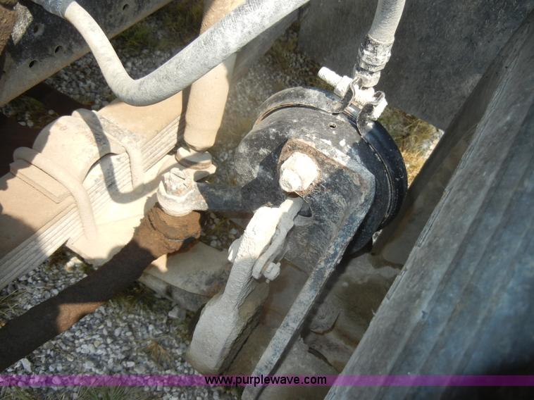 image for item D4461 1983 International S Series dump truck