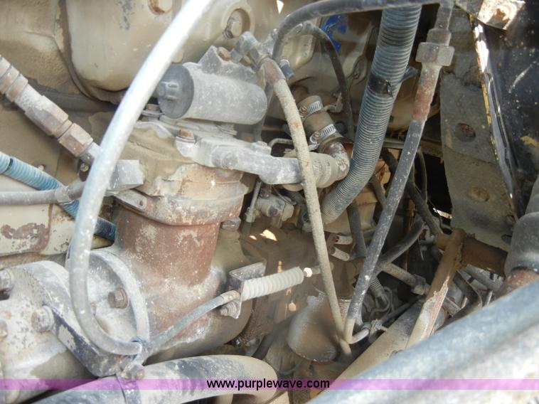 image for item D4461 1983 International S Series dump truck