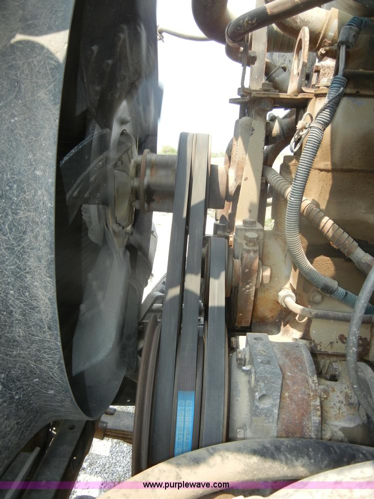 image for item D4461 1983 International S Series dump truck