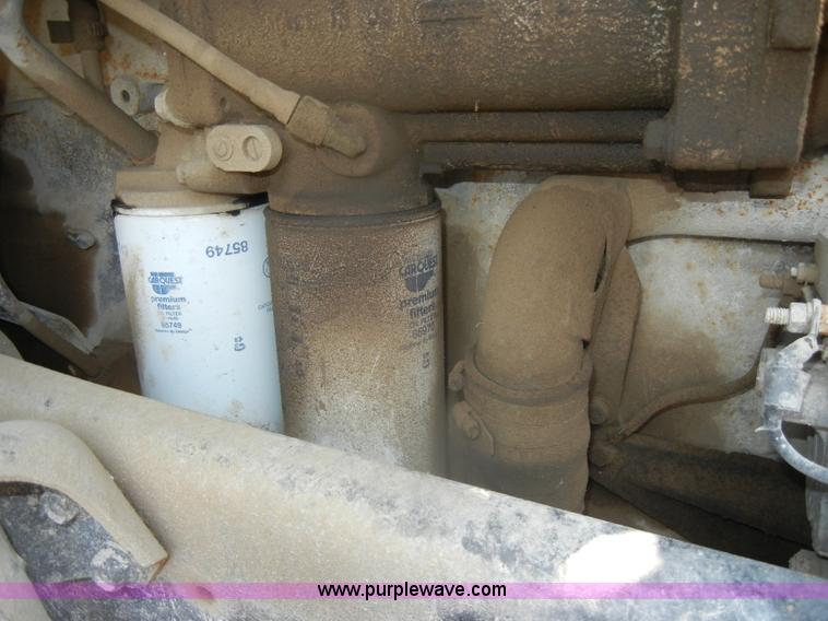 image for item D4461 1983 International S Series dump truck