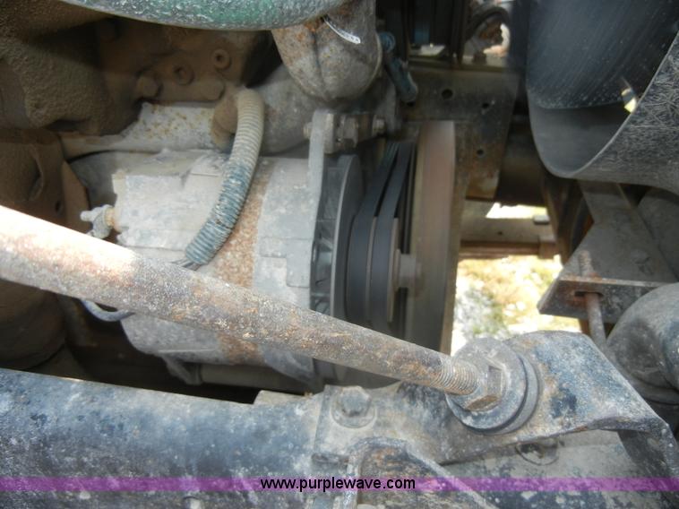 image for item D4461 1983 International S Series dump truck