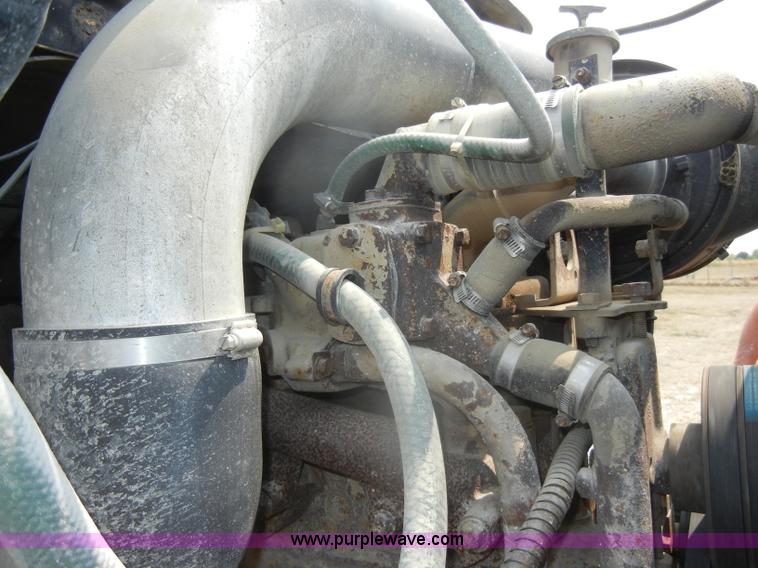 image for item D4461 1983 International S Series dump truck