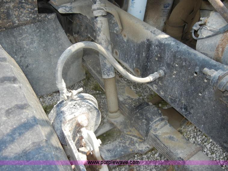 image for item D4461 1983 International S Series dump truck