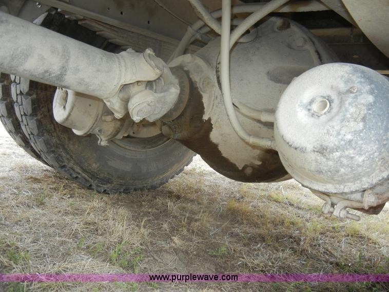 image for item D4461 1983 International S Series dump truck